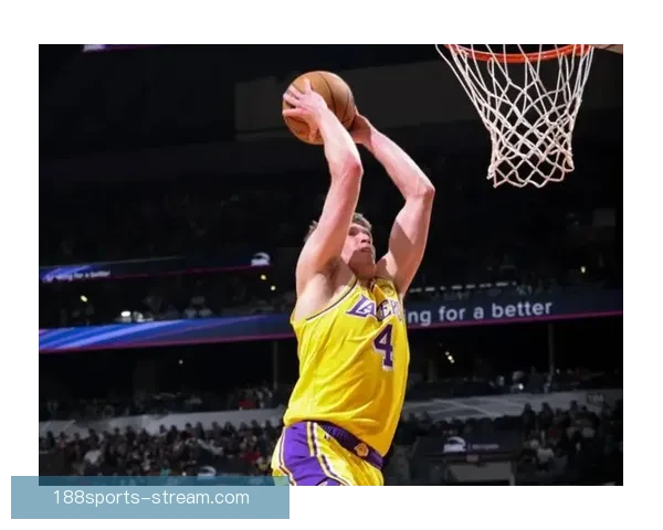 南湾湖人大胜毒蛇挺进西决 克内克特砍下24分13篮板成胜负关键